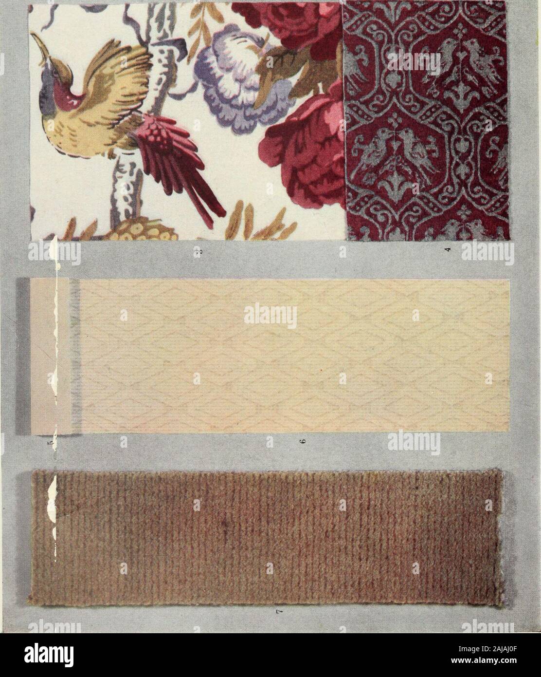 Schemi di colore per la casa e gli interni del modello . bissando così yellowin il materiale figurato. Invece di chintz il velour potrebbe essere usedfor tendine laterali nonché per portieres. Per la seduta dei sedili è proposto un interessante damaschi di pattern fine intaupe e Mulberry. Un materiale alternativo è un profondo mulberry capelli-telo di design di piccole dimensioni. Illuminazione di fixtiues oro antico e sfumature di giallo tenue shirredsilk darebbe un interessante nota alla camera. Per il camino,mattoni Romani leggermente più profonda nel tono rispetto a quello della parete e un firesct ofantique ottone sono consigliati. Mobili per questo Foto Stock