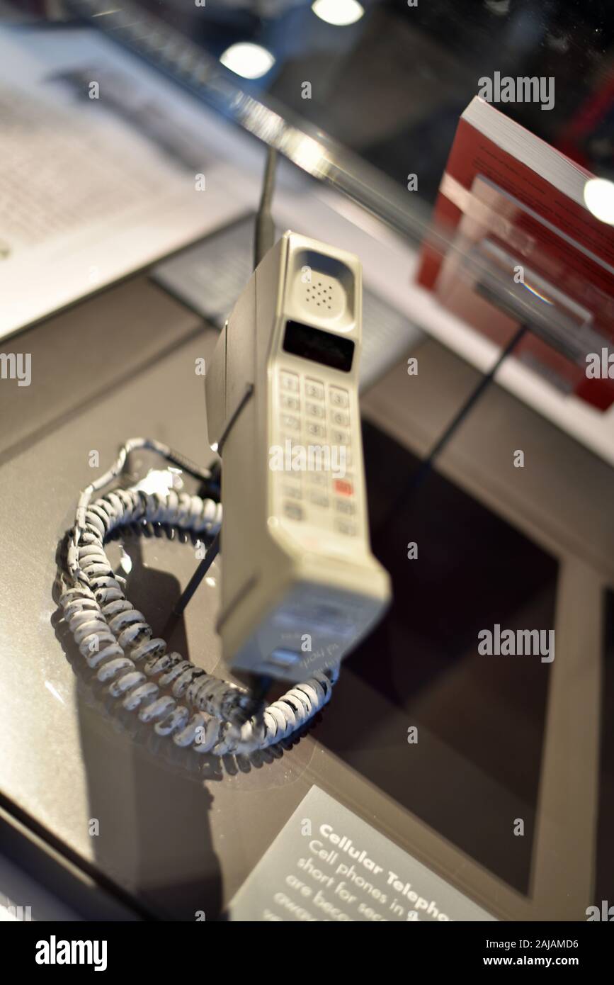 Vecchio telefono cellulare Foto Stock