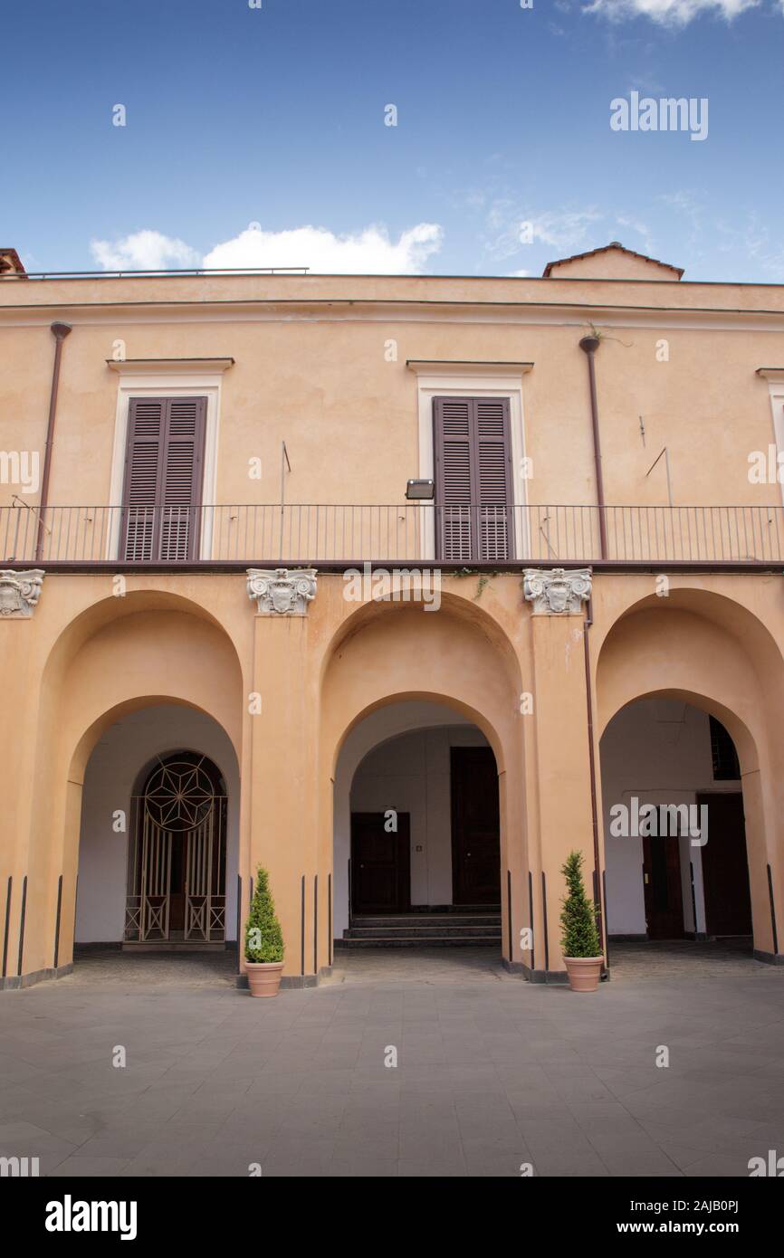 Al di fuori di un cattolico romano sulla cattedra di Sorrento in Italia Foto Stock