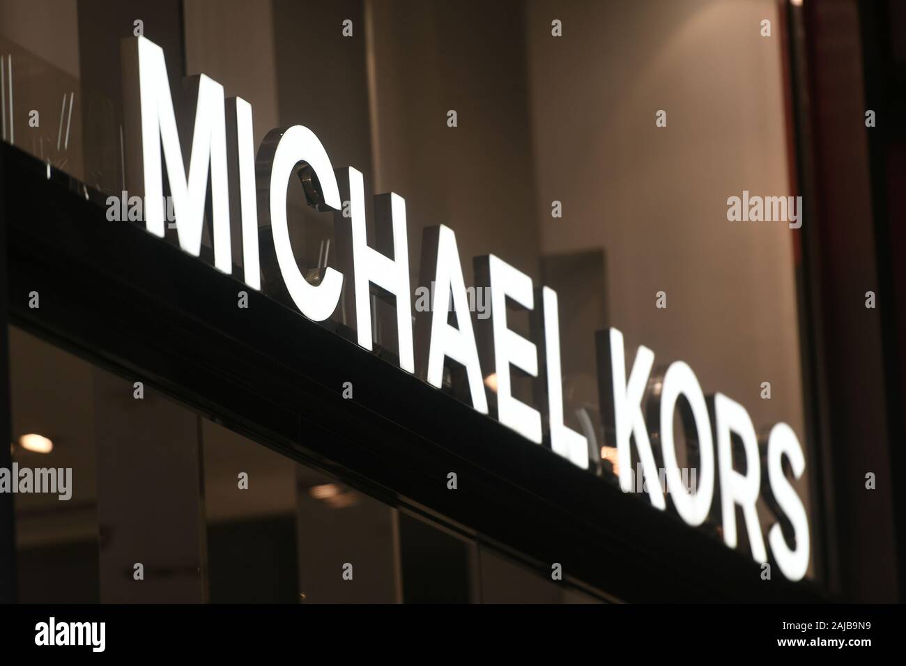 Milano, Italia - 22 Febbraio 2019: Michael Kors negozio di lusso a Milano. Foto Stock