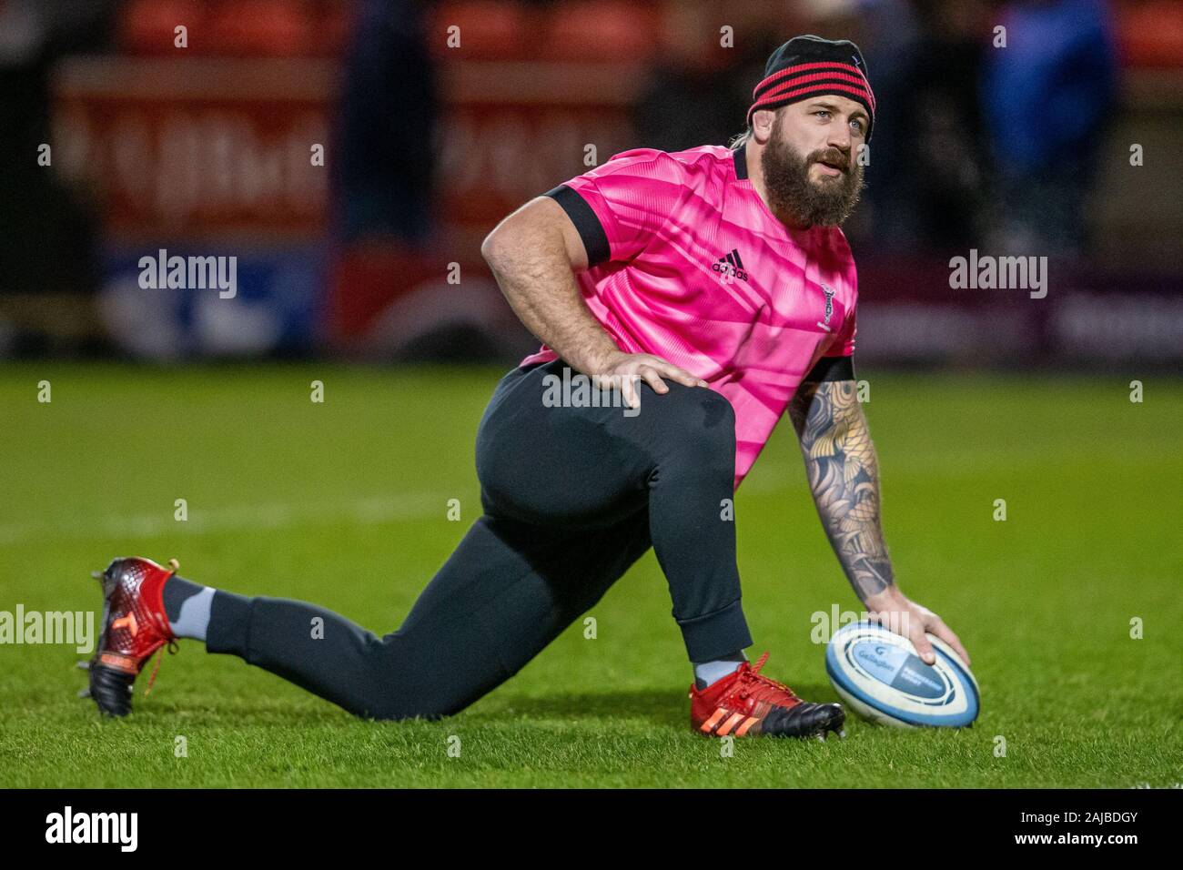 Il 3° gennaio 2020; AJ Bell Stadium, Salford, Lancashire, Inghilterra; Premiership Inglese Rugby, Vendita squali versus arlecchini; Joe Marler di arlecchini si riscalda - uso editoriale Foto Stock