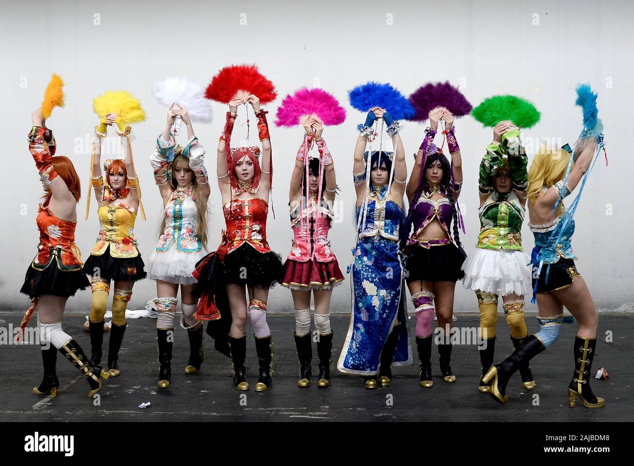 Torino, Italia - 15 April, 2018: Cosplayers provare prima ad un concorso di cosplay durante il 'Torino Comics' equo. Credito: Nicolò Campo/Alamy Live News Foto Stock