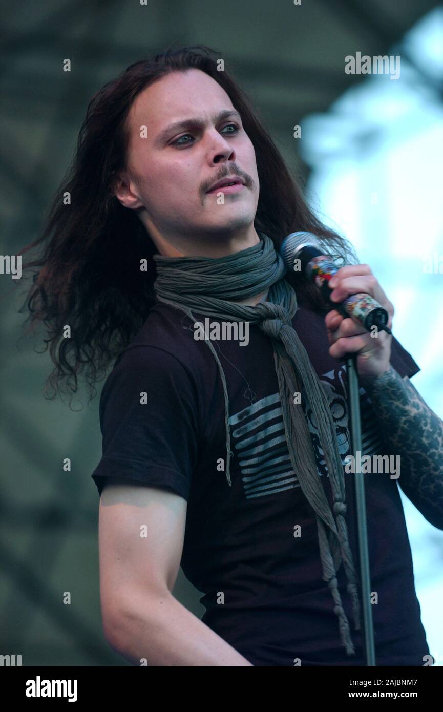 Bologna Italia, da 12-13 giugno 2004, Festival di Musica concerti live 'Flippaut Festival' all'Arena Parco Nord di Bologna : Ville Valo, cantante del gruppo finlandese di metallo gotico di lui, durante il concerto Foto Stock