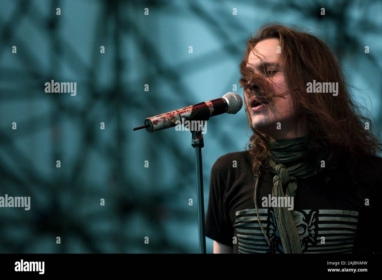 Bologna Italia, da 12-13 giugno 2004, Festival di Musica concerti live 'Flippaut Festival' all'Arena Parco Nord di Bologna : Ville Valo, cantante del gruppo finlandese di metallo gotico di lui, durante il concerto Foto Stock