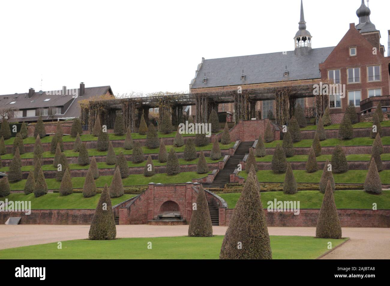 Blick auf den Terrassengarten von Kloster Kamp in Westdeutschland Foto Stock