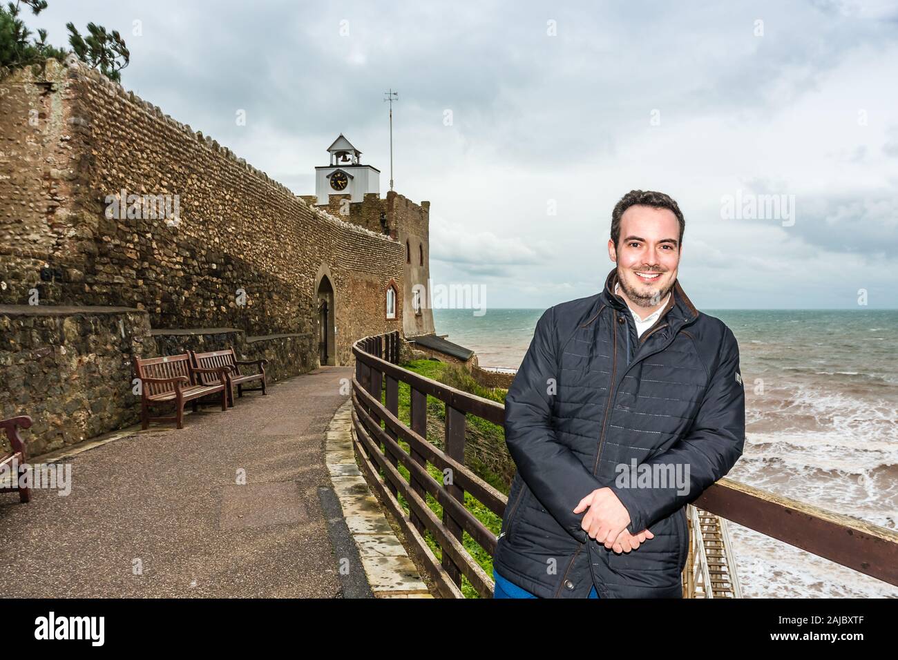 Simon Jupp MP visitando Connaught giardini, Sidmouth. Foto Stock