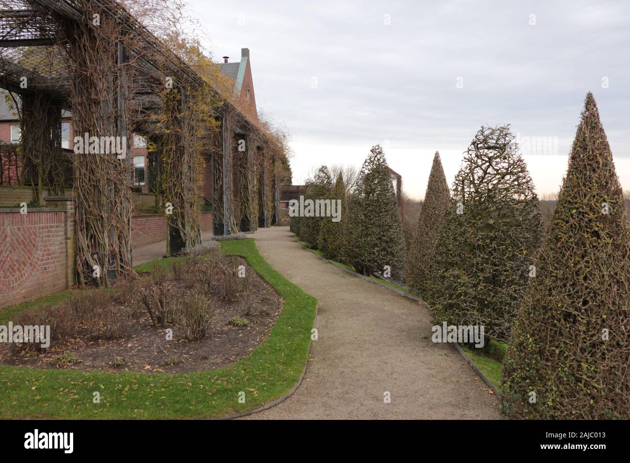 Blick auf den Terrassengarten von Kloster Kamp in Westdeutschland Foto Stock