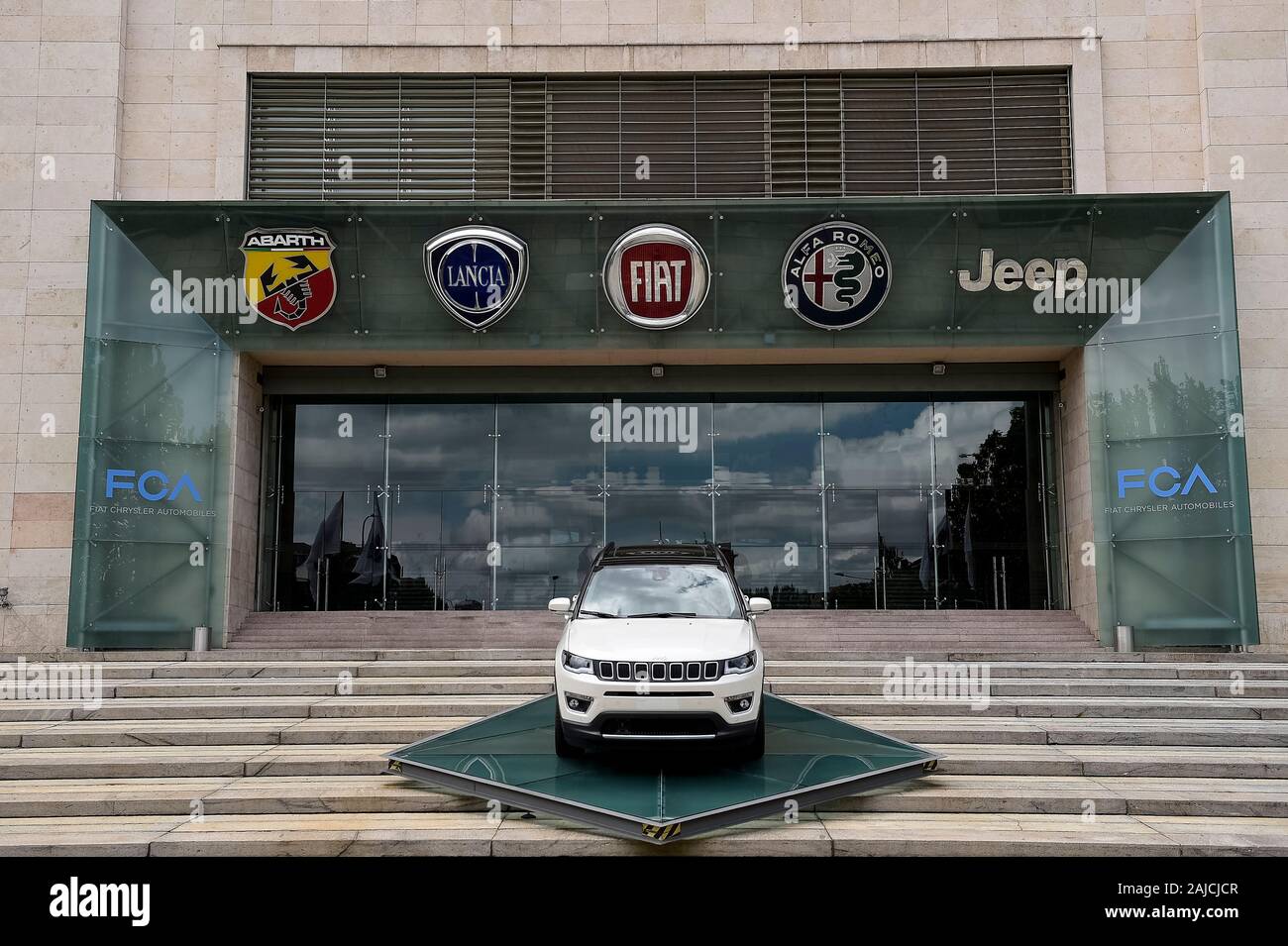 Torino, Italia - 21 July, 2018: una foto mostra la Fiat Mirafiori edificio. Il 21 luglio scheda FCA discutere la successione del CEO Sergio Marchionne. Il media ha detto che Richard Palmer, Alfredo Altavilla e Mike Manley sono il possibile successore. Credito: Nicolò Campo/Alamy Live News Foto Stock