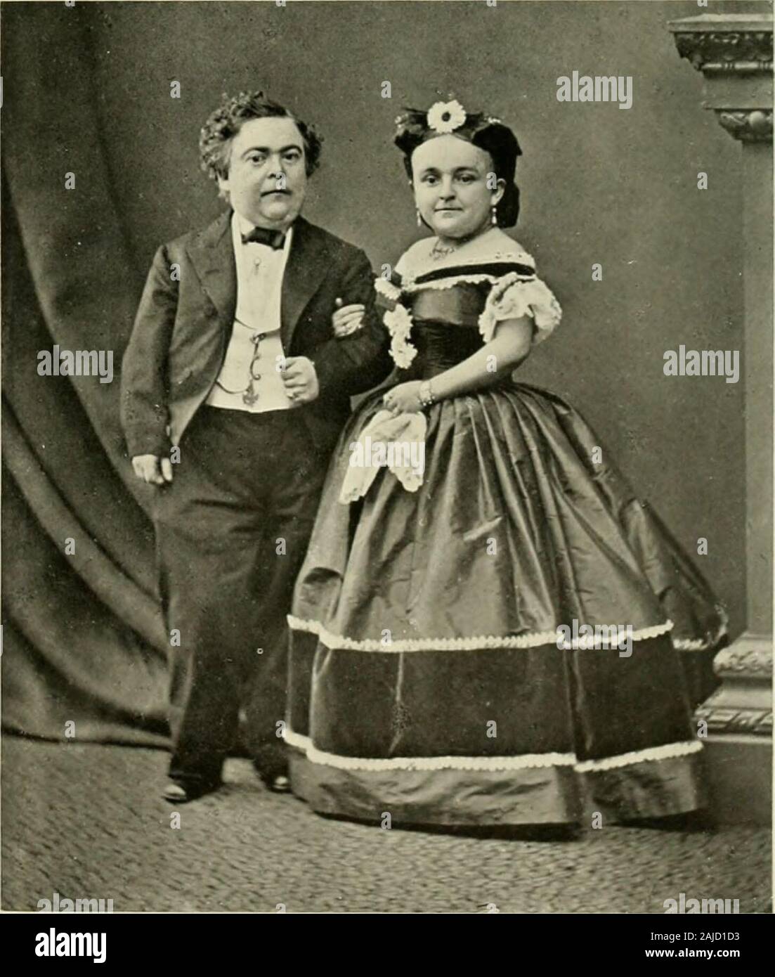 Tesoro di eredità umana . Signor Gilford.. (.20) Charles S. Stratton (Tom Thumb) e sua moglie (Lavinia Warren,adesso la contessa Magri). Fotografia, Londra StereoscopicCompany. .T I N INDICE PER VOL. I. Sotto la rubrica dei nominativi, sarà trovato quelli delle famiglie che soffrono di reclami speciale, per quanto questi hanno beenpublished nel tesoro. Vi è tuttavia una speciale elenco dei nomi dei nani su p. 551. Nomi di autori di cui al solo nelle bibliografie speciali non sono inclusi in questo indice, ma deve essere ricercata trovanella degli indici per le bibliografie speciali; vedere pagg. 251, 354, 452. F=figura Foto Stock