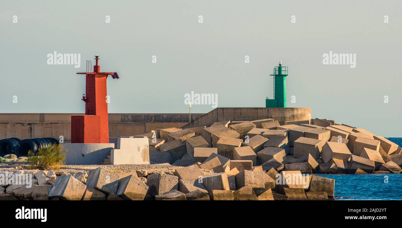 Luce rossa e verde sulla banchina Foto Stock