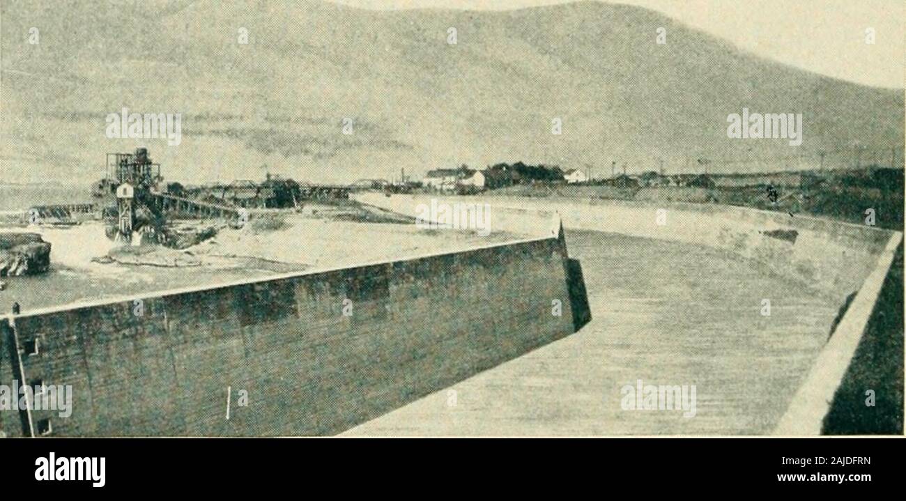 I custodi della Columbia, Monte Cofano, Il Monte Adams e Monte St Helens . Un indiano la Madonna e il bambino. Umatilla Prenotazione.. Foto Stock