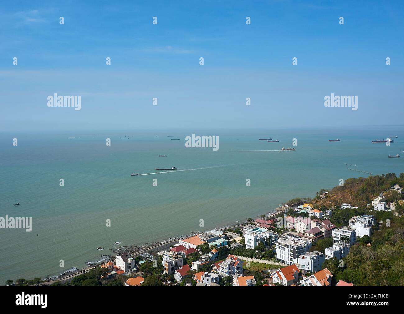 VUNG TAU, VIETNAM - dicembre.24.2020: Vista su Vung Tau, dal cavo auto a ho può park Foto Stock