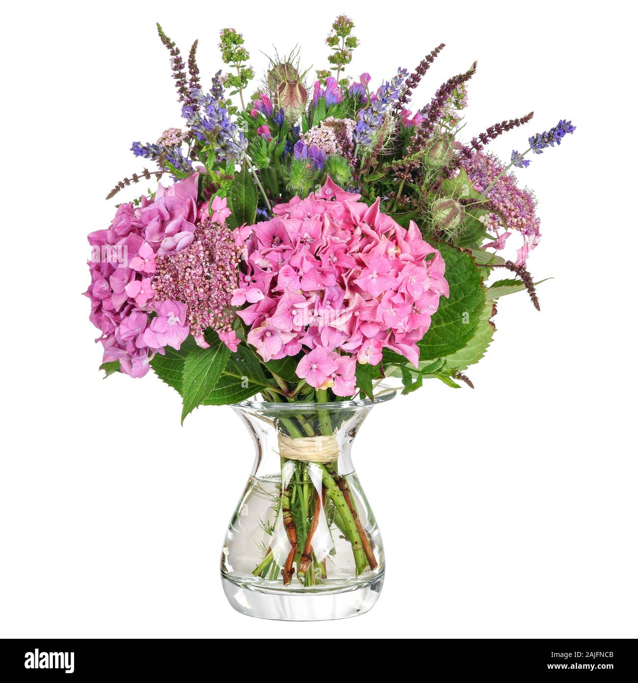 Mazzo di fiori con ortensie e erbe aromatiche Foto Stock