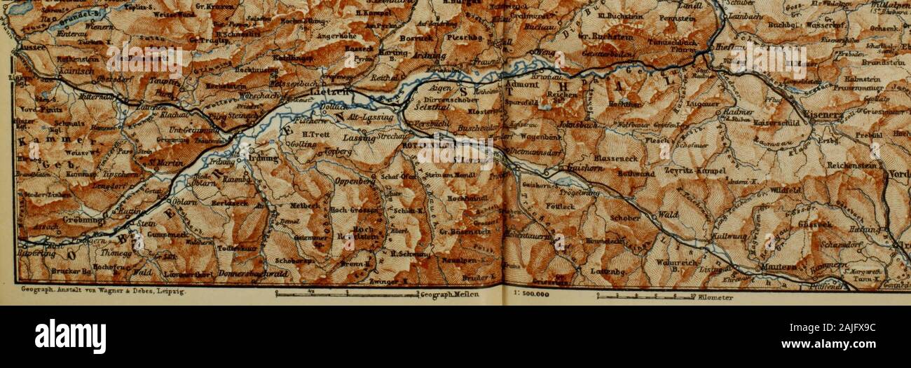 Le alpi orientali : comprese le highlands bavarese, Tirolo, Salzkammergut, Stiria, Carinzia, Carniola e Istria Handbook per viaggiatori . Ja4tcs*tt&GT; tifMtii.. ^^S?^ ^SM^^tudrTki ^^K^^. schotl^ i^/Wr, Geograph- ArLSUtIt tob Vayn a San Michel. HIEFLAU. VUI. Route 69. 385 a sinistra (A Gams^ vedere p. 379). Il Ennsthal contratti. Due brevi gallerie.Quindi (79 M.)Hieflau (1700; *Steuber, ox Post; *Steinherger), withimportant ferro-opere, finemente situato alla confluenza dell'Erz-hnch e l'Enns. Escursioni. Per Hartelsgraben e indietro 4Y2-5 ore. Abbiamo seguirele stradale Gesause (p. 3£6), e b Foto Stock