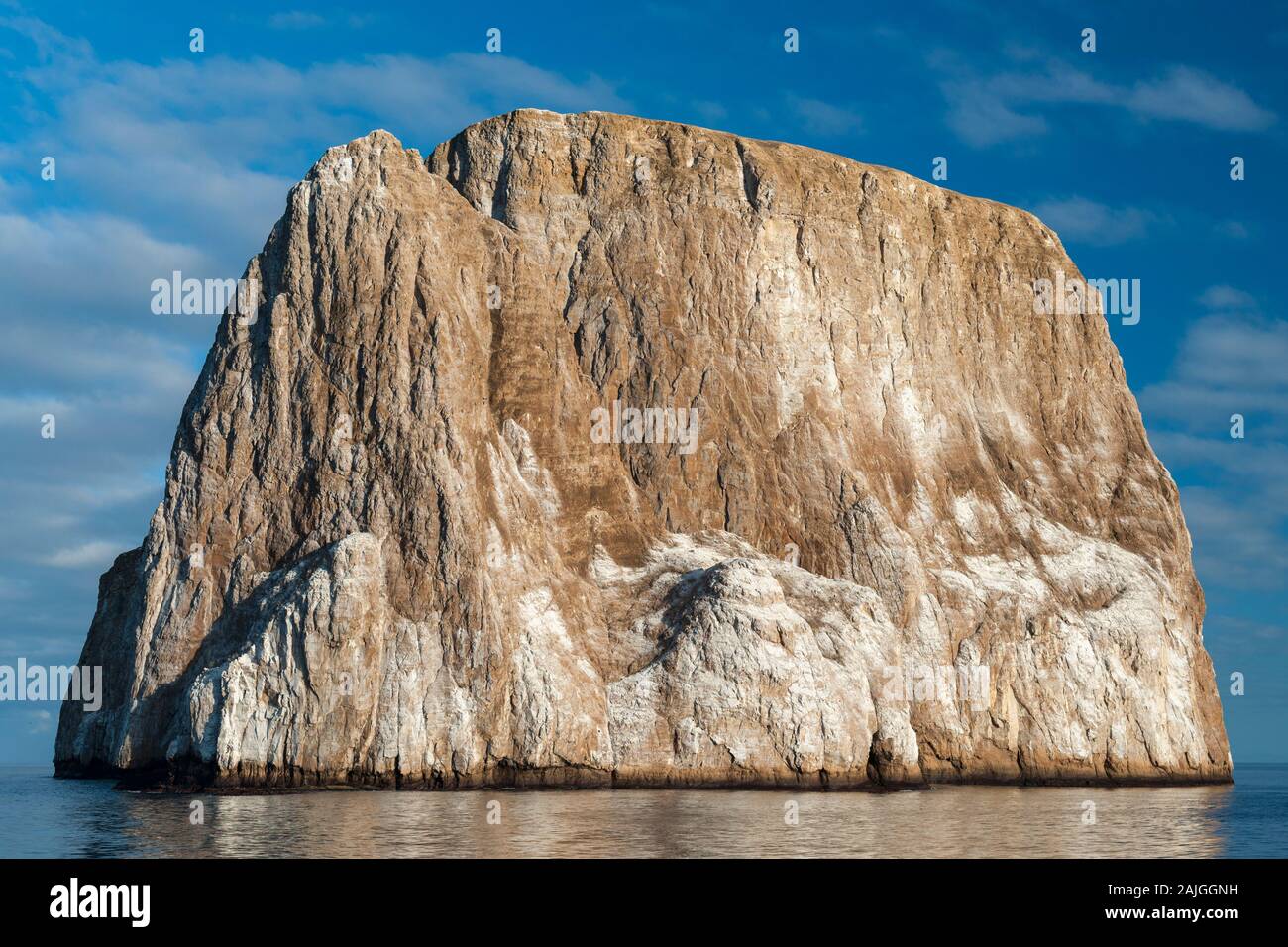 Kicker rock (aka León dormido) vicino a San Cristobal Island, Galapagos, Ecuador. Foto Stock
