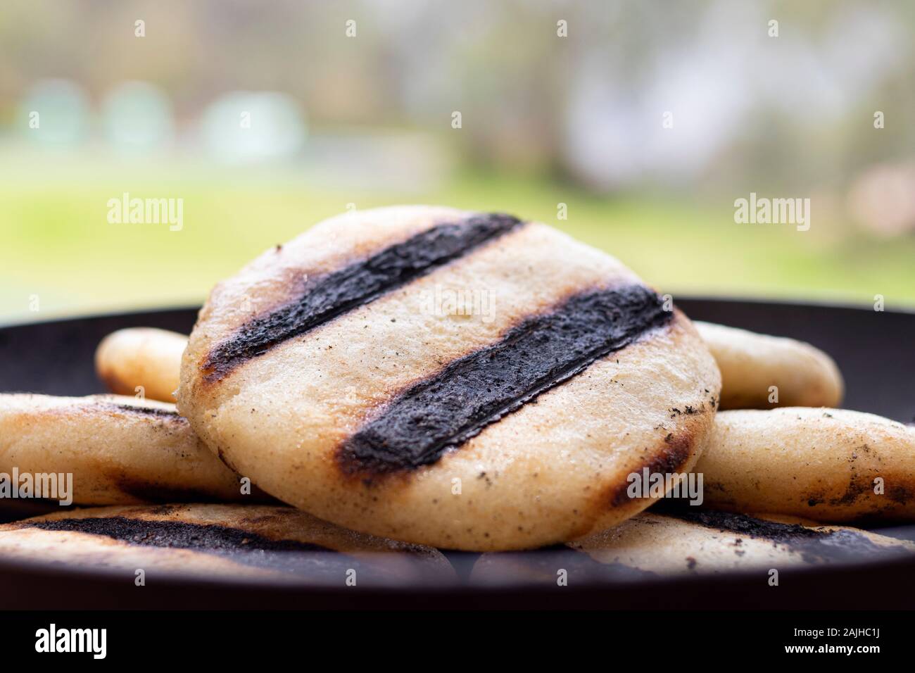 Arepas, tipica venezuelana e cibo colombiano. Foto Stock