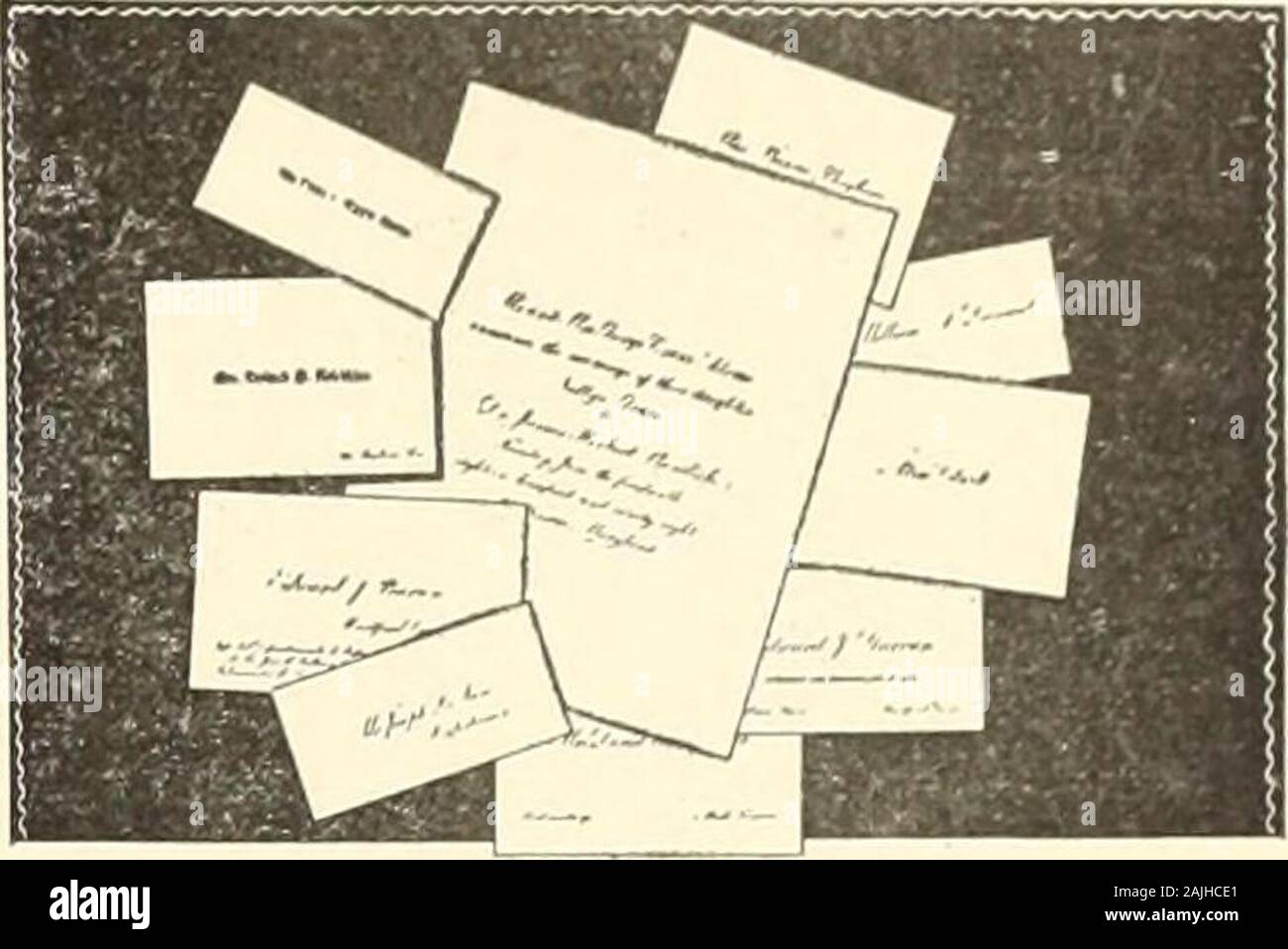 Chiesa di riesame . Ora 1S^&gt;- il miglior tempo a placeyour ordini per ceme-teria del lavoro. Un largeassortment di Monu-zioni e testa-pietre sulla mano a prezzi verylow. STEPHEN MASLEN, showroom, n. 40 HIGH ST. Telefono, 418-5.. La stampa per incisione di matrimonio inviti e le carte telefoniche una specialità. THEODOR F. GELBART, - - 863 Main Street, Hartford, Connecticut. Camera No. 8. E. H. WILLIAMS, 366 Asilo Street, caramelle,^^ frutti francese, ecc. Cioccolatini eBon-Bons, una specialità. *^9^ve ©-pew erCea/z&GT;m. Il vostro ordine per dodici barili di barbabietole kindlingwood dà lavoro a qualche uomo altrimenti unem-ployed. Twe Foto Stock