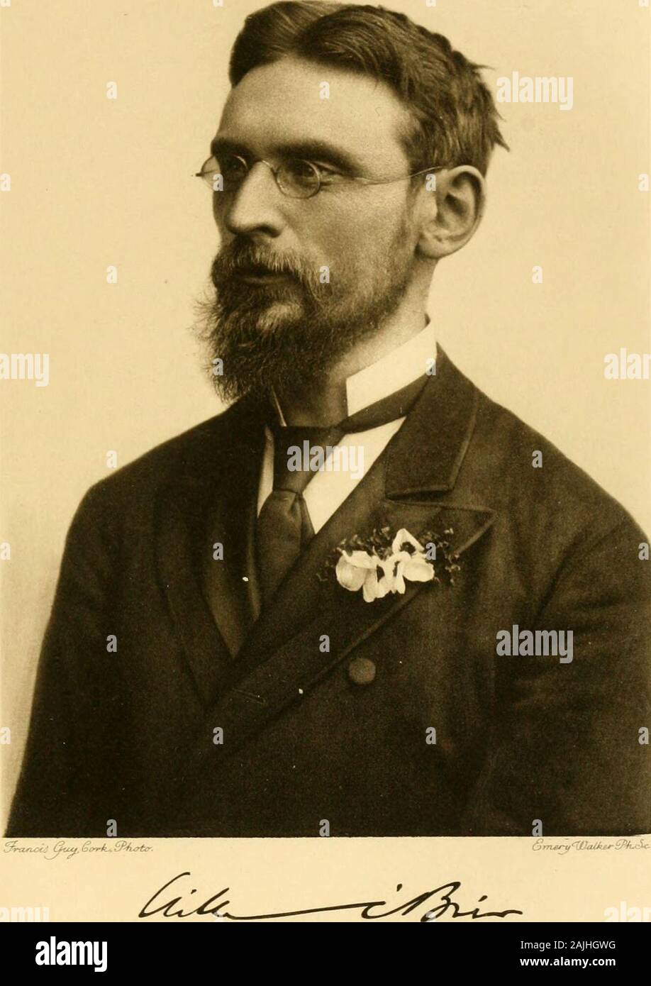 Ricordi . oadicea. Capitolo XVI A quotidiani lotta per lifeI88I-I882 è stato un altro della singolarità del Forsteriantragi-commedia, che ho potuto per tutto il movimento No-Rent per alimentare il stimulusand giornalistica direzione di movimento settimanale da withinthe pareti di Kilmainham Gaol; e che, pur perseguendo hewas Irlanda unita in una febbre da città tocity dell'Irlanda e della Gran Bretagna in almeno tenof che essa è stata pubblicata a sua volta, lo scrittore di almostthe tutta la roba pericoloso che così pesati uponhis seno è stato tutto il tempo nella sua custodia.Irlanda unita è stata ora Foto Stock