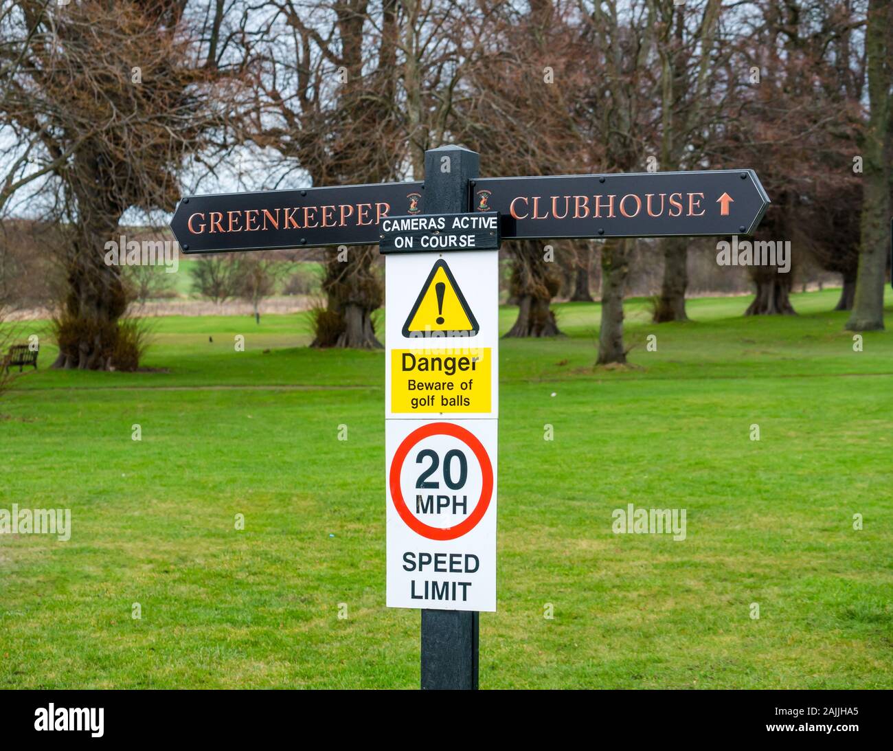 Cartello a Haddington Golf Club di greenkeeper & clubhouse con limite di velocità, Amisfield Park, East Lothian, Scozia, Regno Unito Foto Stock
