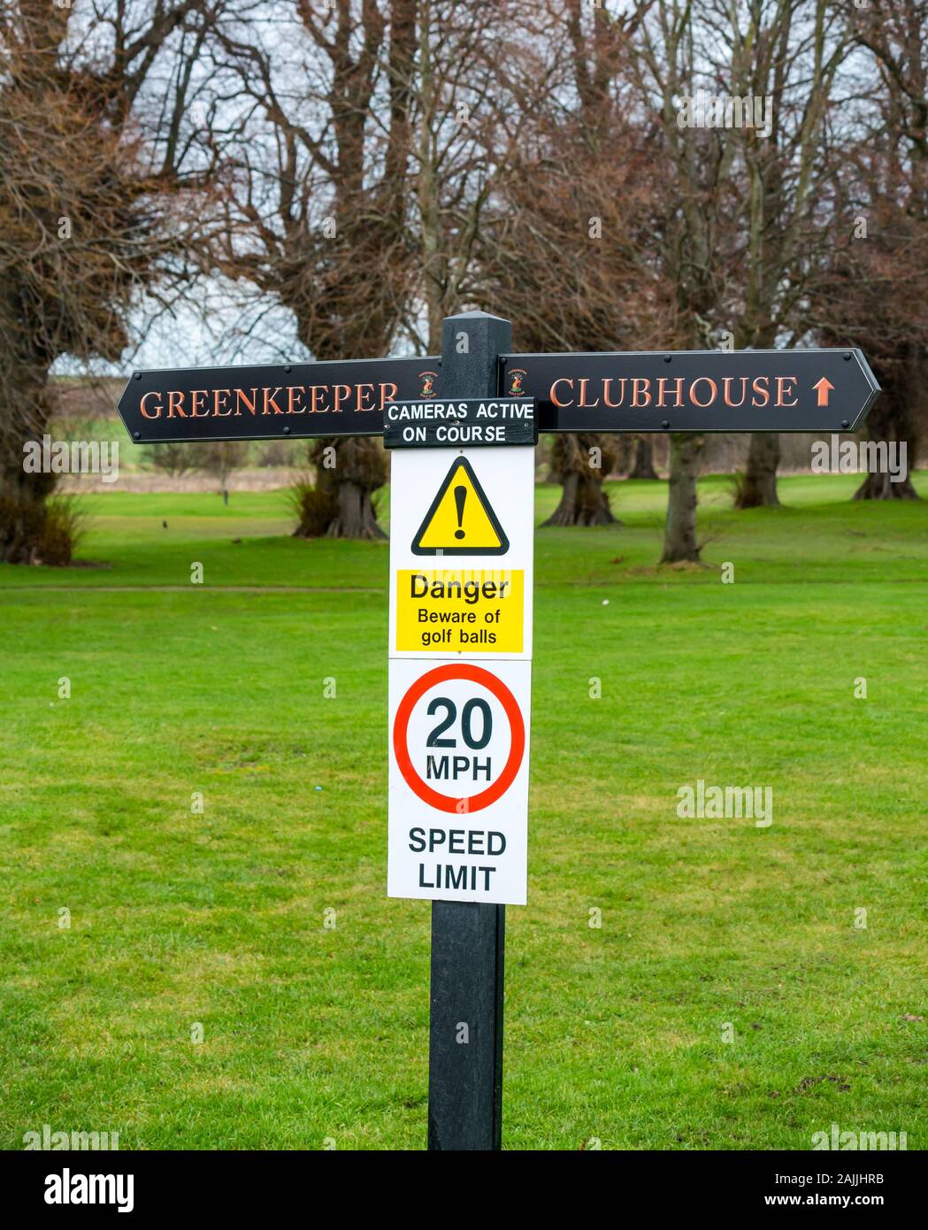 Cartello a Haddington Golf Club di greenkeeper & clubhouse con limite di velocità, Amisfield Park, East Lothian, Scozia, Regno Unito Foto Stock