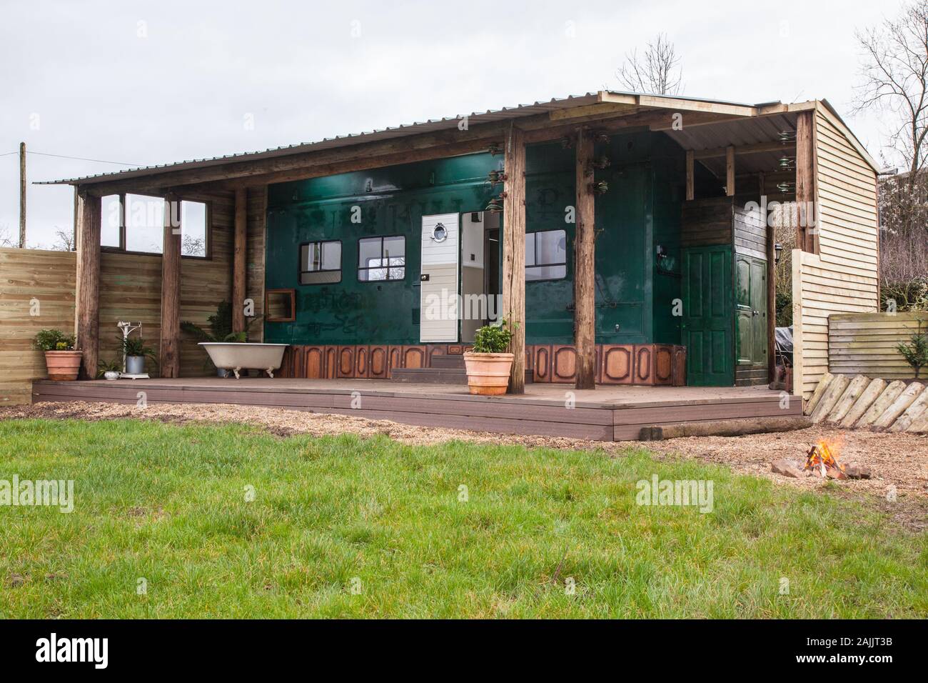 Capanna di pastori mobili in stile casa vacanze, Medstead, Alton, Hampshire, Inghilterra, Regno Unito. Foto Stock