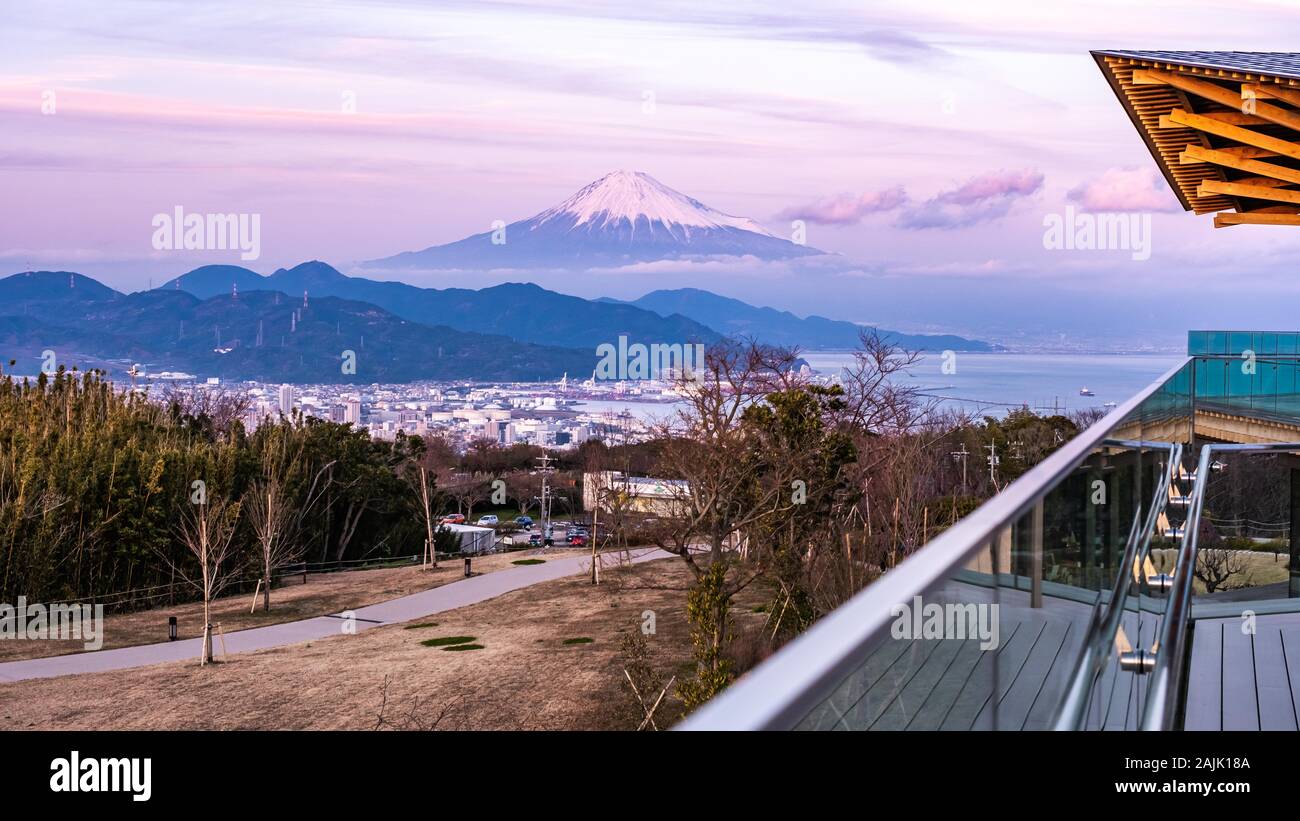 Monte Fuji e porto vista landscpae.it s una destinazione turistica in giappone giorno di viaggio da Tokyo. Foto Stock