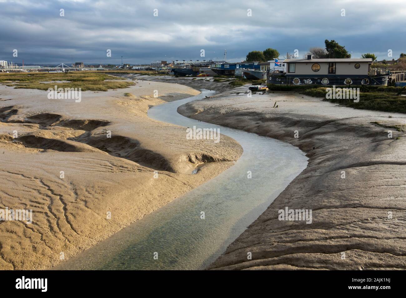 Case galleggianti sulle velme a bassa marea, Shoreham-da-mare; West Sussex; Inghilterra, Regno Unito, Europa Foto Stock