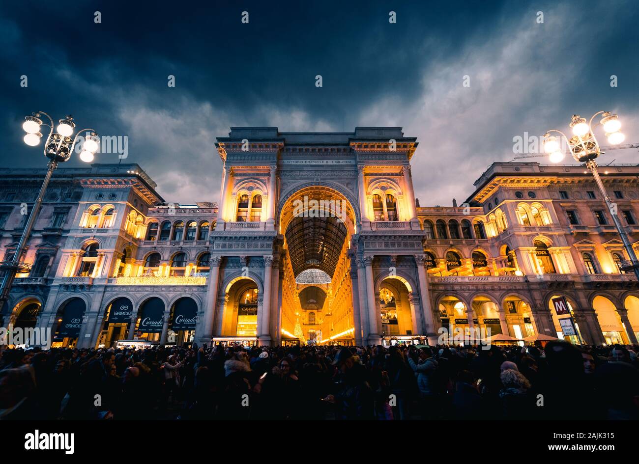 Night Shot della Galleria Vittorio Emanuele II di notte Foto Stock