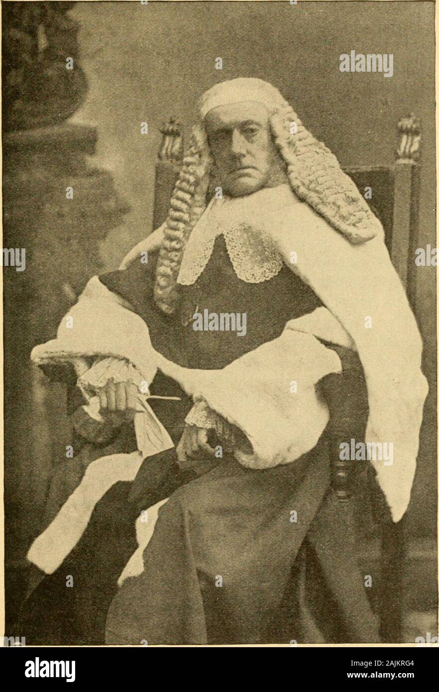 All'interno di palazzi reali : un brillante e splendidamente scritto vista interna di imperatori, re, regine, principi e principesse ... . Public apprehensionwas feltro, e quando, a mezzanotte il Sabato, 14esimo, conoscenza delle persone che vivono entro il suo suono udito St. Pauls bell tolling,e quando la domenica mattina il popolo nella grande townswere arrestato da un funerale knell, nessuno pensava al primo themeaning dei rumori insoliti. Le notizie su che fatefulSunday mattina incontrato le persone sul loro modo di chiesa andchapel che il principe era morto a dieci minuti per undici thenight prima e ovunque è stato ricevuto con Foto Stock