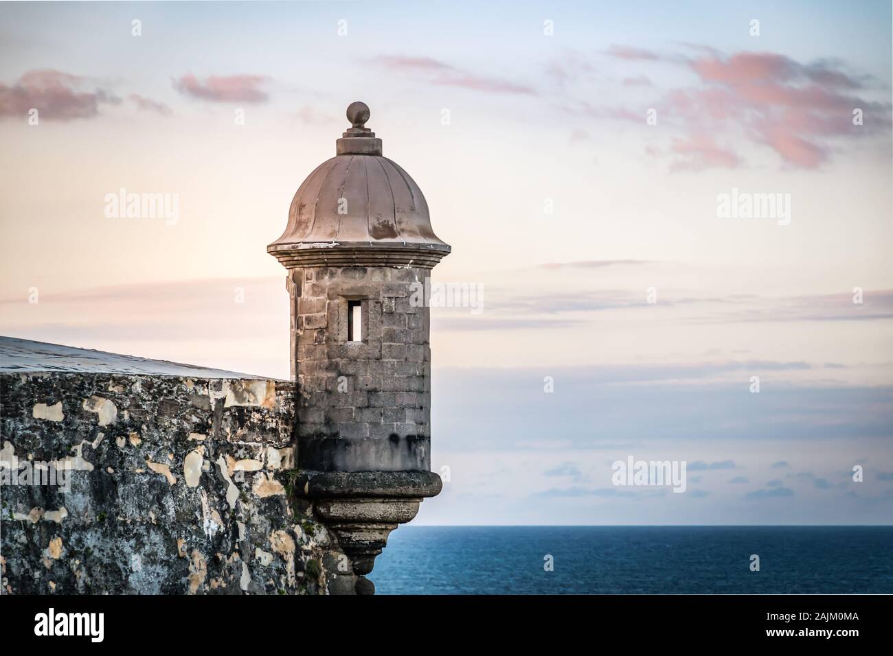 Tramonto al castello El Morro di Old San Juan, Puerto Rico. Foto Stock