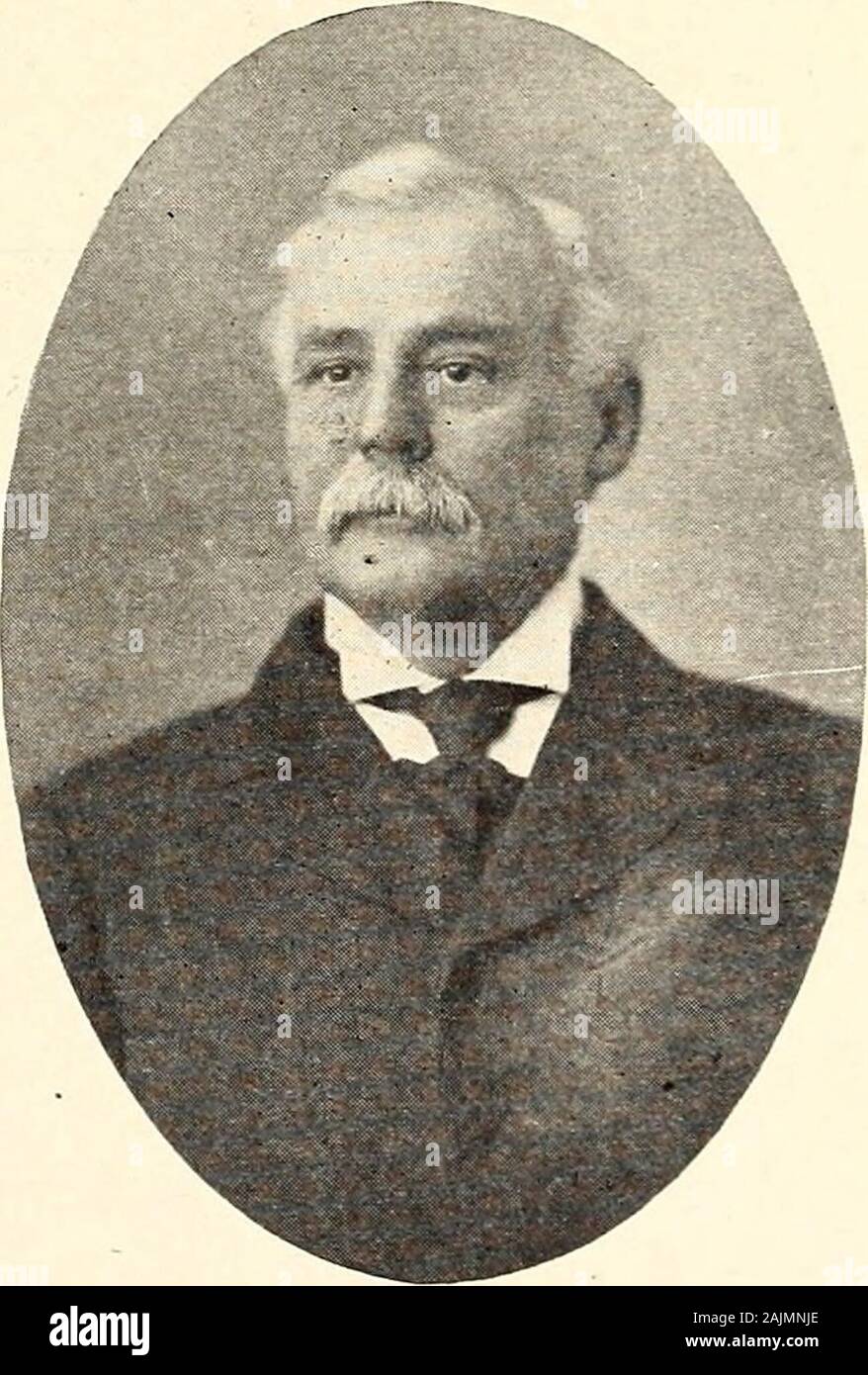 Belles, beaux e il cervello degli anni sessanta . e Lee), di Hannover; John M. Lee, Jr., andBankhead Lee. Henry Lee Carter, accanto al fratello Giovanni Mason, servedin anche la cavalleria e ha guadagnato il suo capitanato. Egli marriedMiss Sallie B. Johnston, e risiedeva a Richmond, dyingthere due decenni fa. Hanno tre figli e onedaughter: Johnston e Smith, ora di Richmond; Willie,adesso hving in New York e Miss Nannie Mason Lee, ofRichmond. Nessun giovane è stato betternor più piacevolmente knownin guerra-tempo Richmond thanDan Murray Lee, nextyoungest figlio di ammiraglio.è entrato nel C. S. N. a itsformation, come midshi Foto Stock