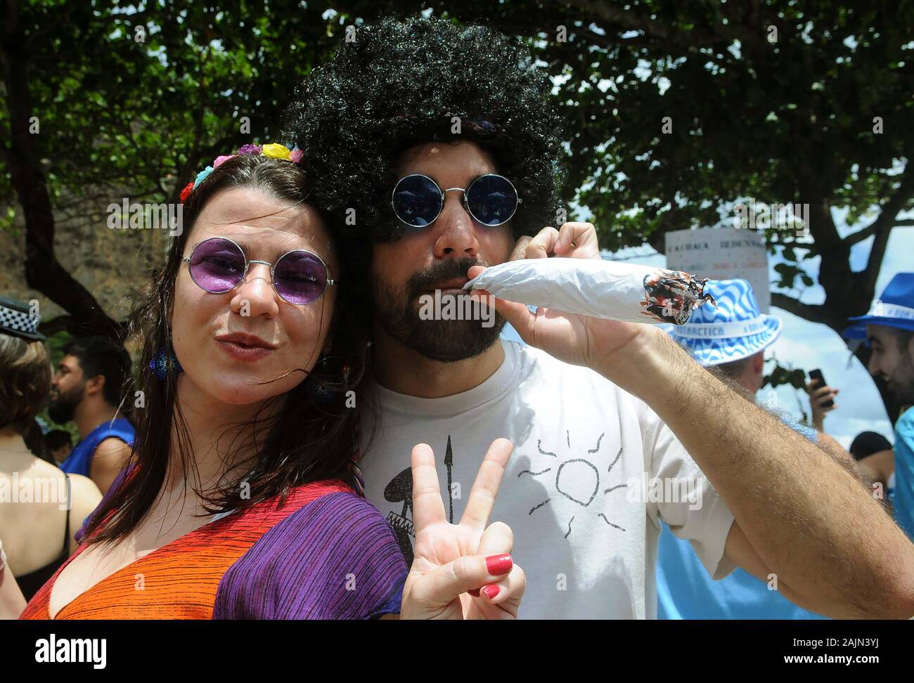 Rio de Janeiro, 12 febbraio 2012. I festaioli durante la sfilata delle Carmelitas blocco alla strada di carnevale della città di Rio de Janeiro in Brasile. Foto Stock