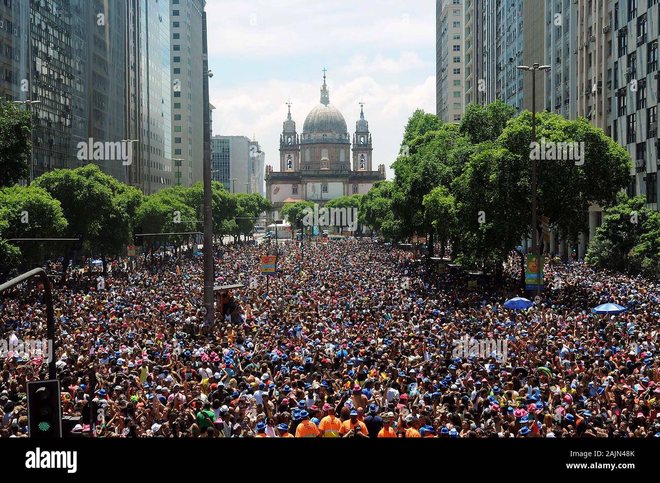 Rio de Janeiro, 8 febbraio 2015. I festaioli durante il bloco da Preta parade presso la strada di carnevale della città di Rio de Janeiro, Brasile Foto Stock