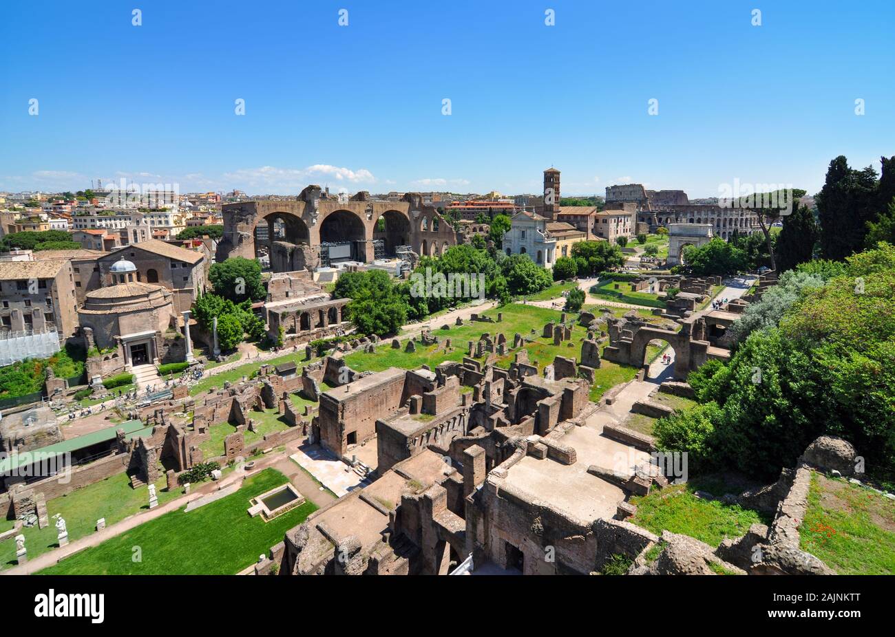 Ampia vista sulla storica Foro Romano, Roma antica del mercato centrale Foto Stock