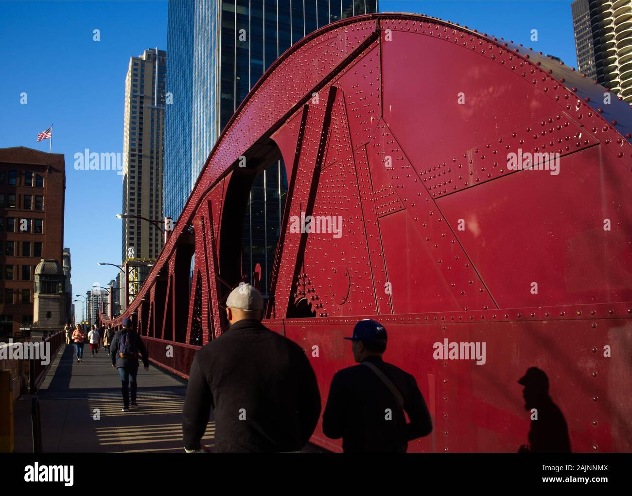 Dipinto di rosso raggio strutturale su Clark Street Bridge, Chicago, Illinois, Stati Uniti d'America Foto Stock