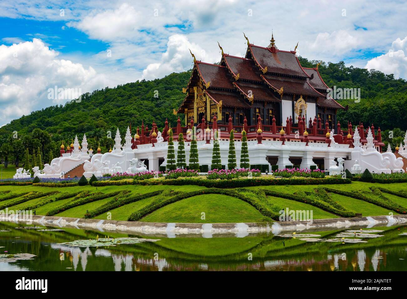 Ho Kham Luang Pavilion al Royal Park Rajapruek in Chiang Mai Thailandia Foto Stock