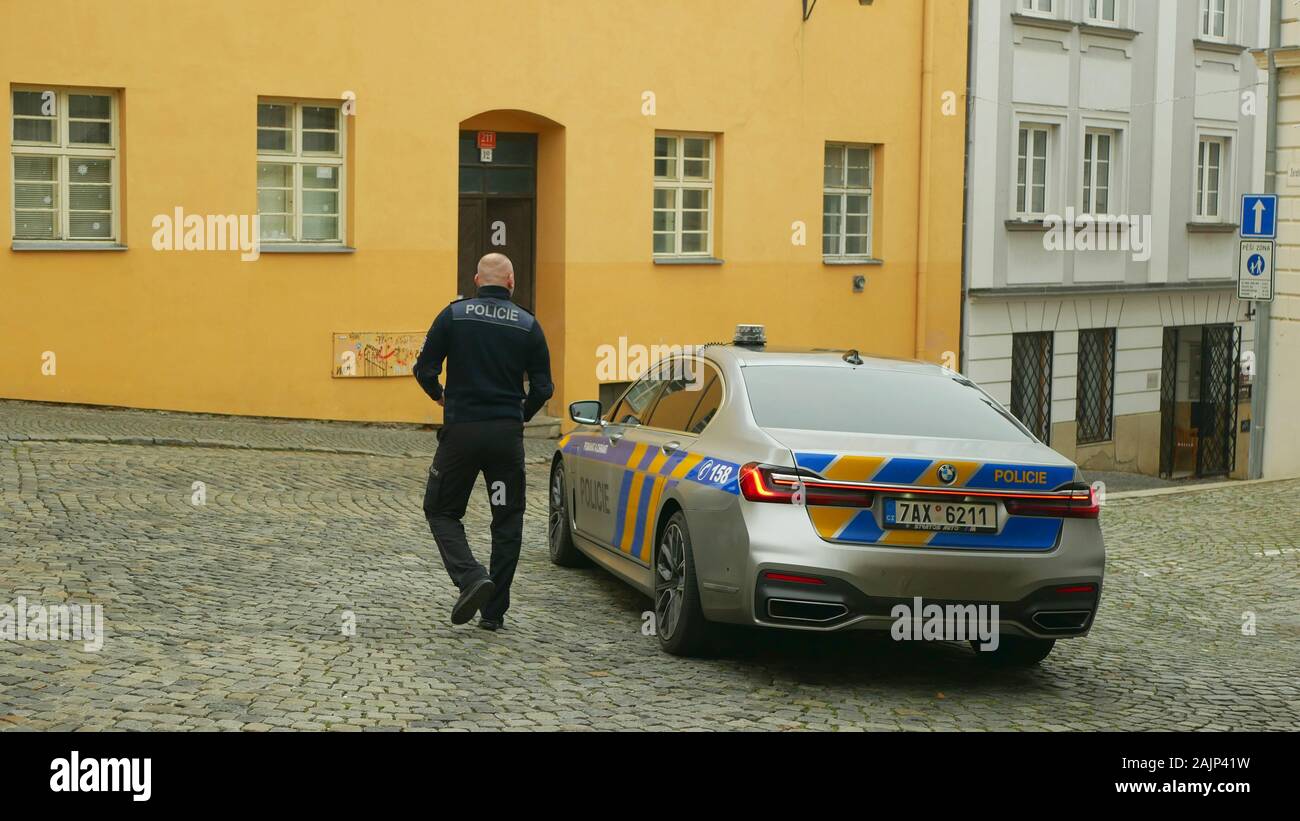 Auto della Polizia BMW 745Le combina tre litri sovralimentato con turbocompressore motori a benzina a 6 cilindri con motore elettrico ibrido esterni e batterie ricaricabili Foto Stock