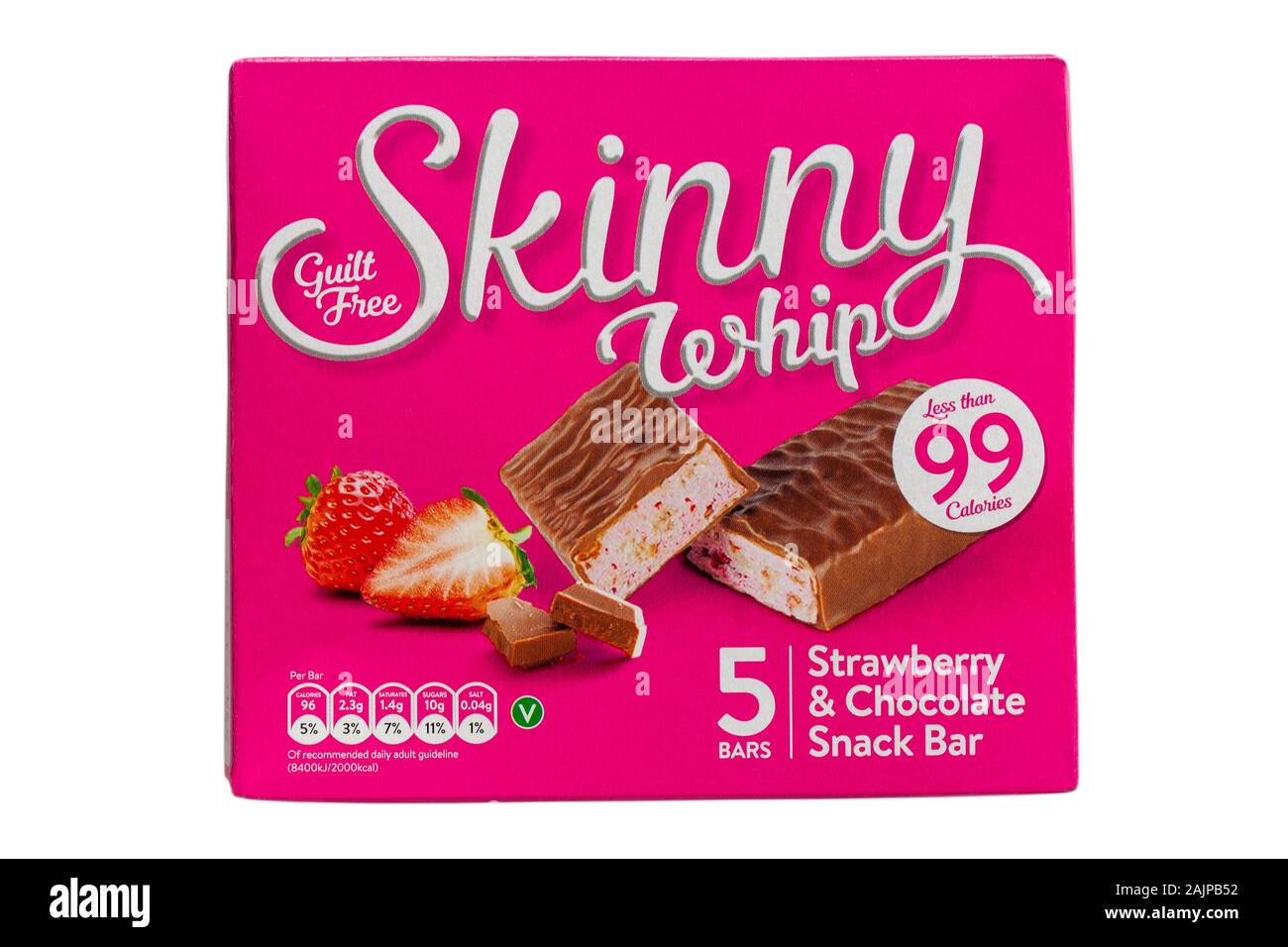 Casella di colpa libera Skinny frusta di fragole al cioccolato & Snack Bar isolato su sfondo bianco - meno di 99 calorie Foto Stock