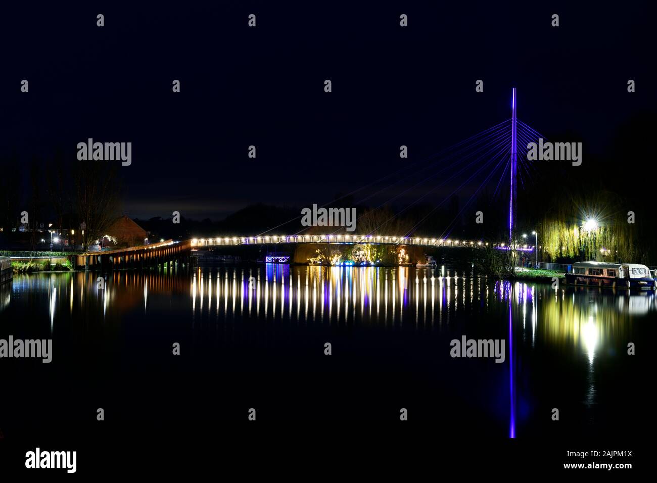 Paesaggio urbano e luci della città, Christchurch Bridge, Reading, Berkshire REGNO UNITO Foto Stock