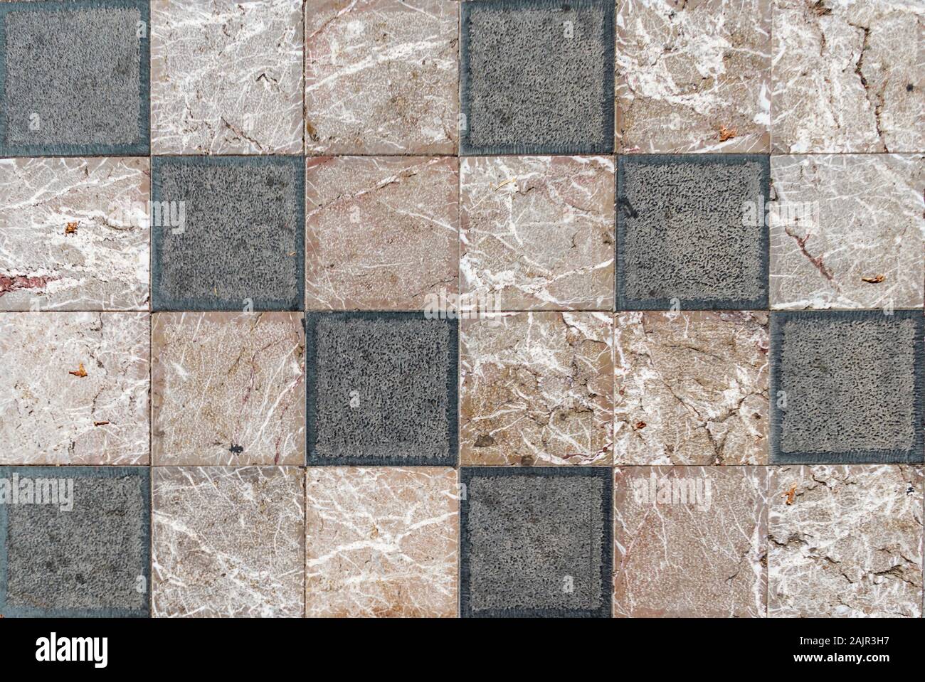 Geometrico stile a scacchi pavimento con piastrelle di marmo Foto Stock