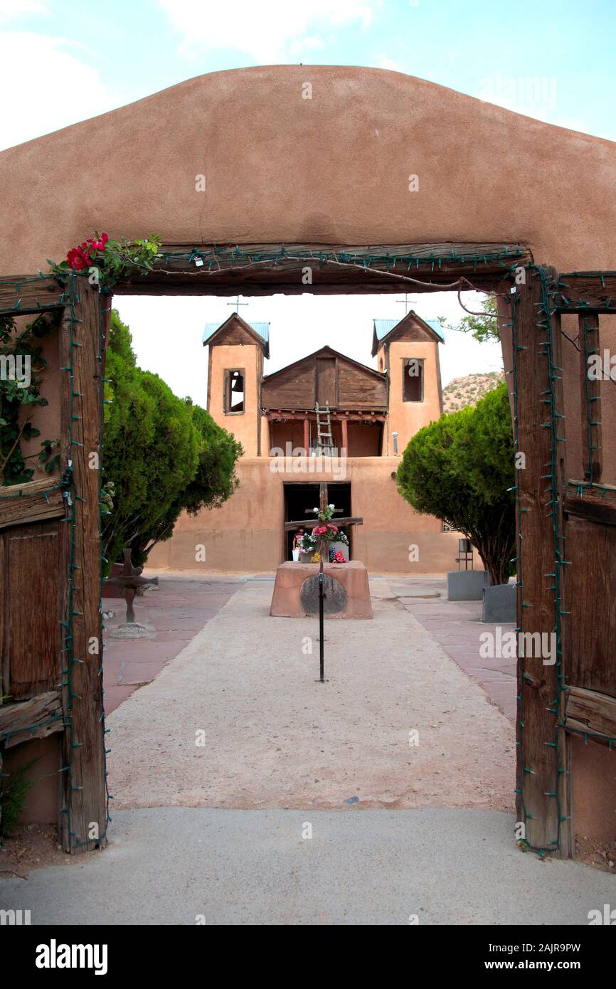 Santuario De Chimayo, la Lourdes dell America, chiesa, cappella di pellegrinaggio religioso sito, Chimayo, Nuovo Messico, STATI UNITI D'AMERICA Foto Stock
