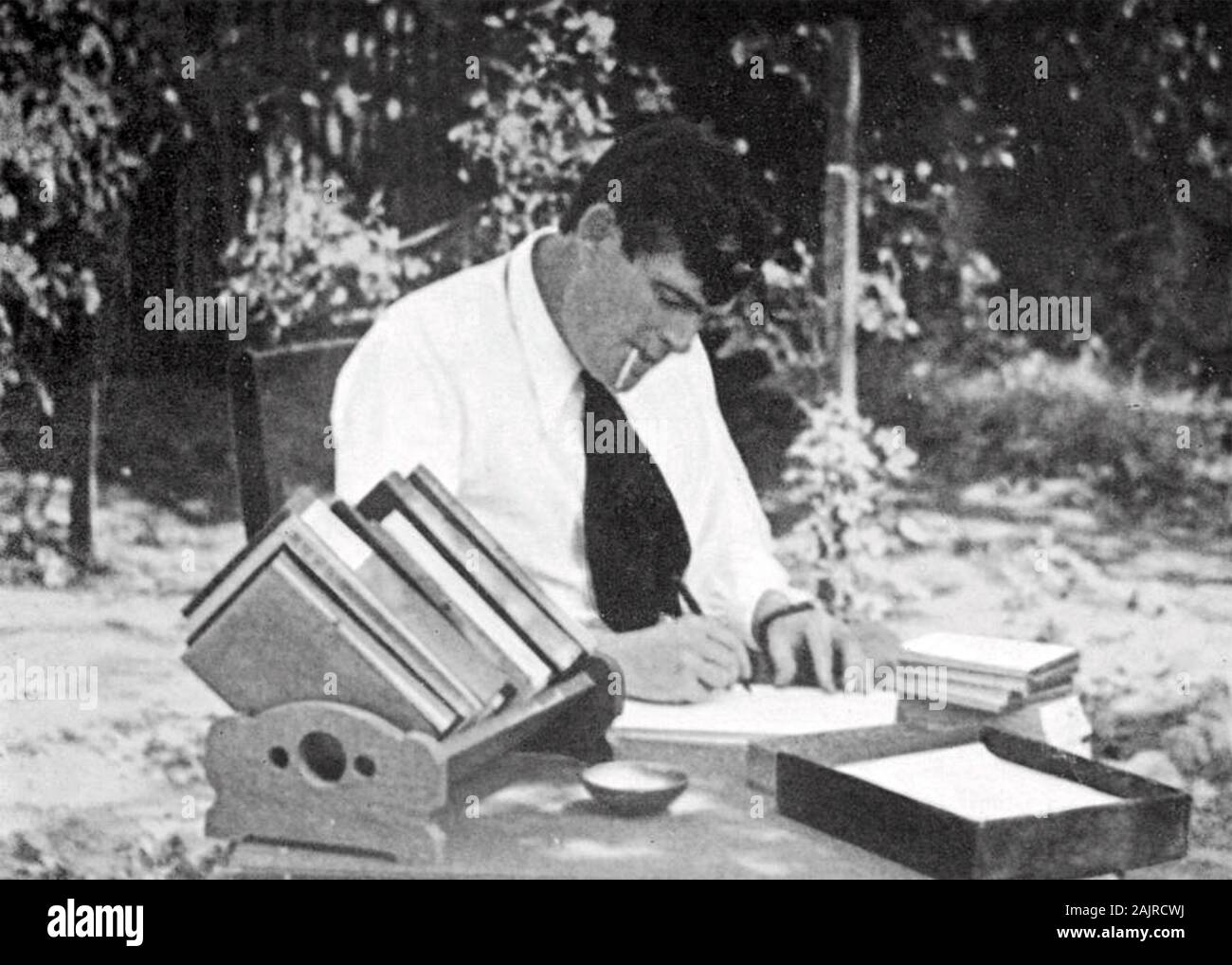 JACK LONDON (1876-1916) romanziere americano nella sua casa di Glen Ellen, California, circa 1914 Foto Stock