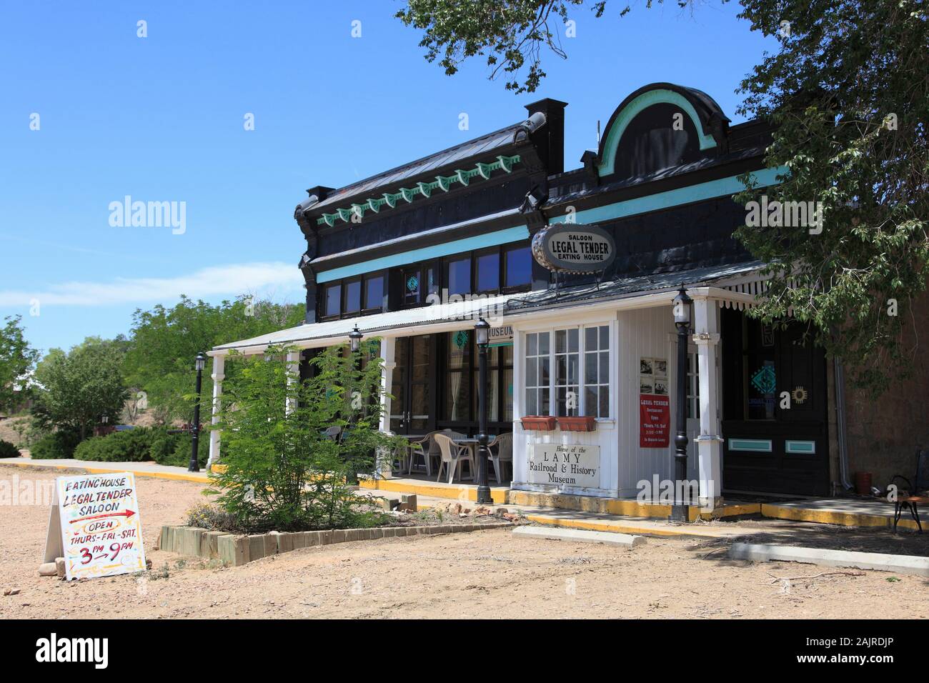 Lamy Railroad e il museo di storia, situato nel punto di riferimento storico legale Saloon, Lamy, Santa Fe County, Nuovo Messico, STATI UNITI D'AMERICA Foto Stock
