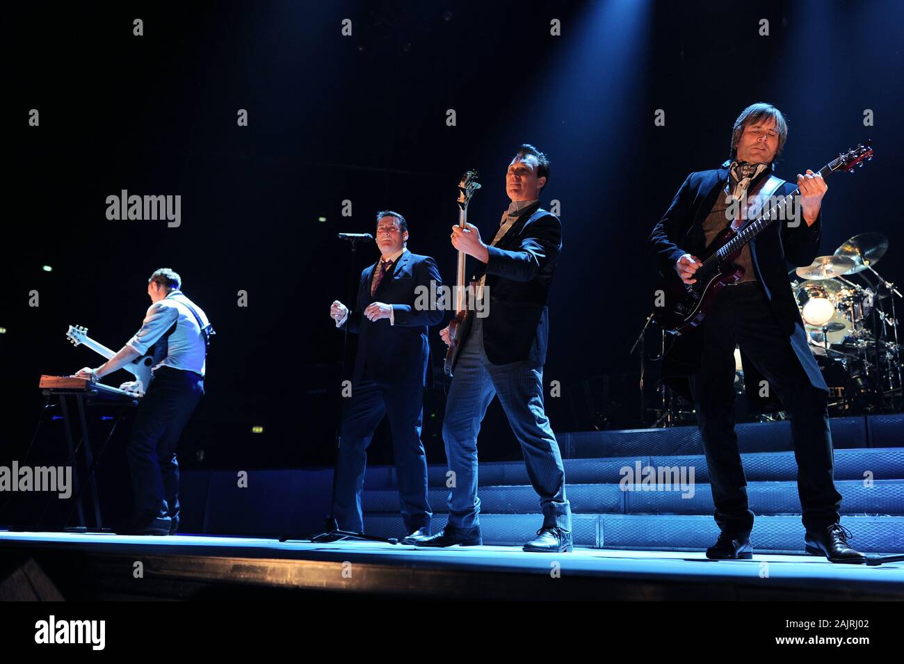 Milano Italia 01 Marzo 2010 : concerto dal vivo di Spandau Ballet presso il Mediolanum Forum di Assago: Spandau Ballet durante il concerto Foto Stock