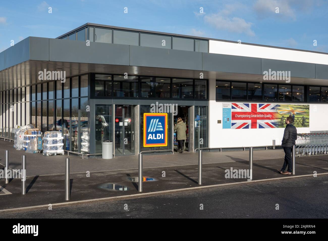 Esterno del negozio Aldi, Southway, Plymouth UK Foto Stock