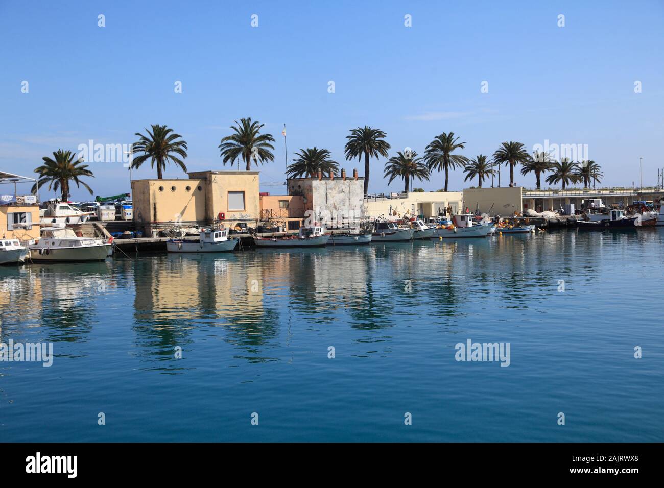Porto di Oneglia, Imperia, Liguria, Riviera Ligure, Italia, Europa Foto Stock