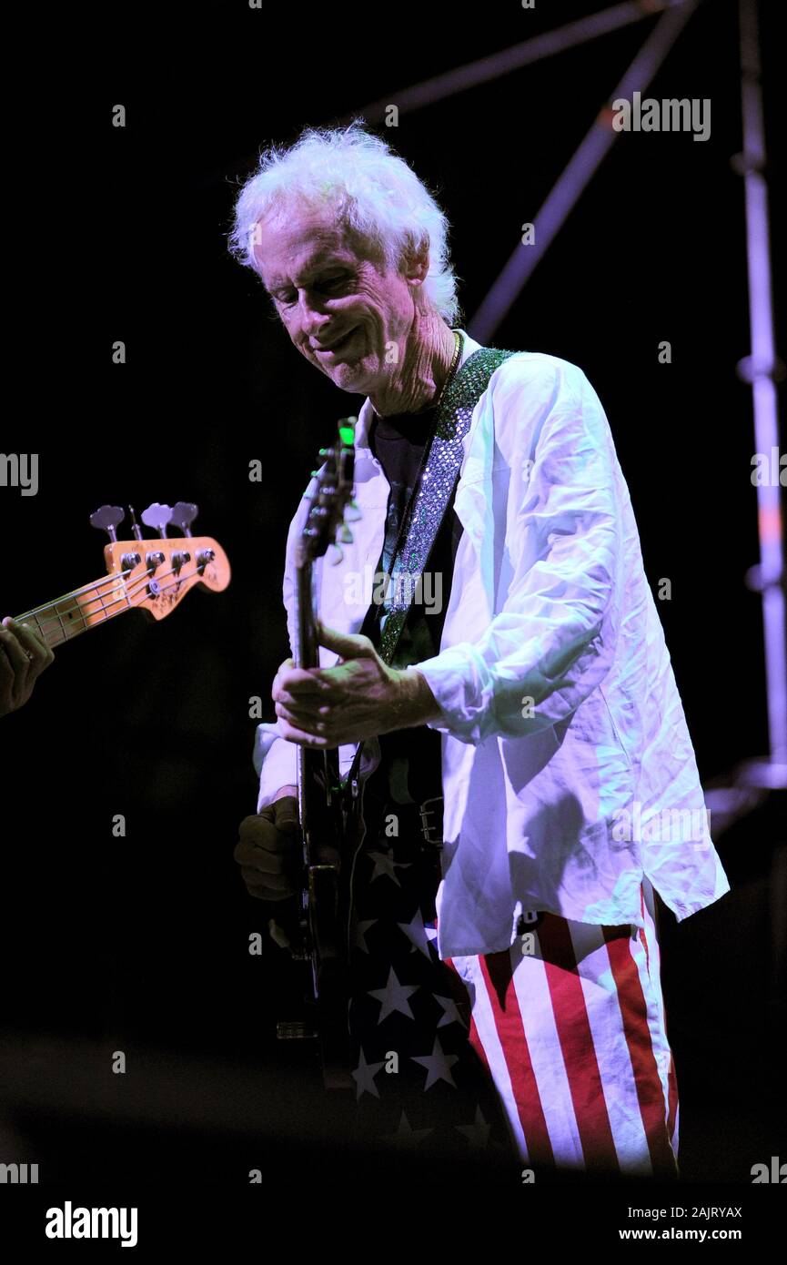 Milano, 08 luglio 2012, concerto dal vivo di Ray Manzarek e Robby Krieger delle porte , presso l' Ippodromo del galoppo': Robby Krieger durante il concerto Foto Stock