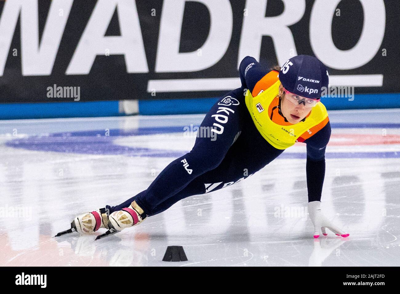 Leeuwarden, Paesi Bassi. 05 gen, 2020. LEEUWARDEN, Elfsteden Hal, 05-01-2020, stagione 2019/2020, olandese Shorttrack campionati. Suzanne Schulting durante il NK Shorttrack Credito: Pro scatti/Alamy Live News Foto Stock