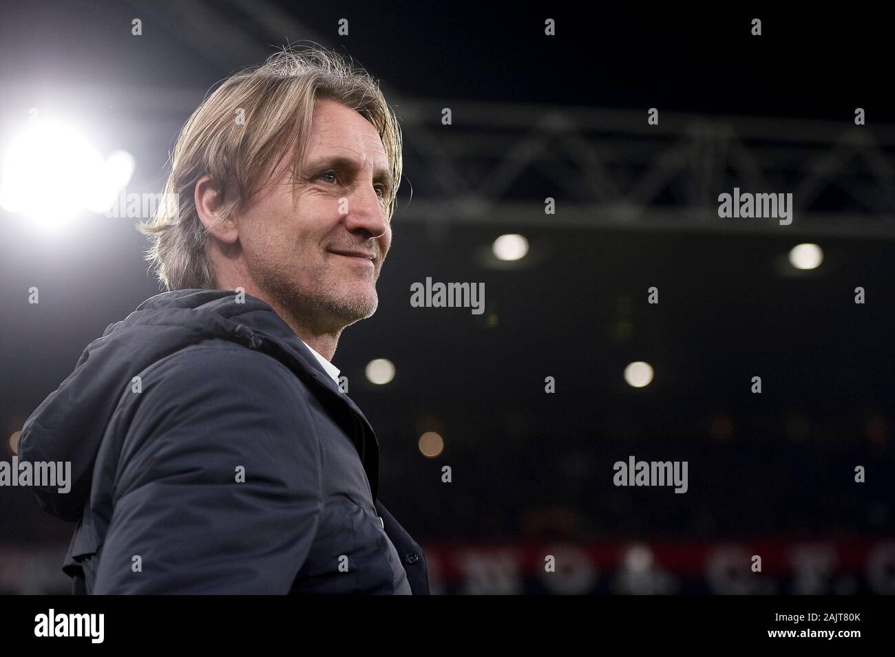 Genova, Italia - 05 January, 2020: Davide Nicola, allenatore del Genoa CFC, sorrisi prima della serie di una partita di calcio tra il Genoa CFC e noi di Sassuolo. Genoa CFC ha vinto 2-1 sopra di noi di Sassuolo. Credito: Nicolò Campo/Alamy Live News Foto Stock