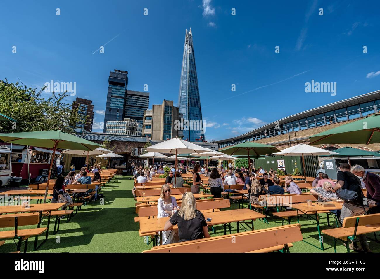 LONDON, Regno Unito - 22 agosto: è questo cantiere di aceto, un mercato popolare che ha cibo di strada e fornitori di abbigliamento vintage si spegne il 22 agosto 2019 Foto Stock